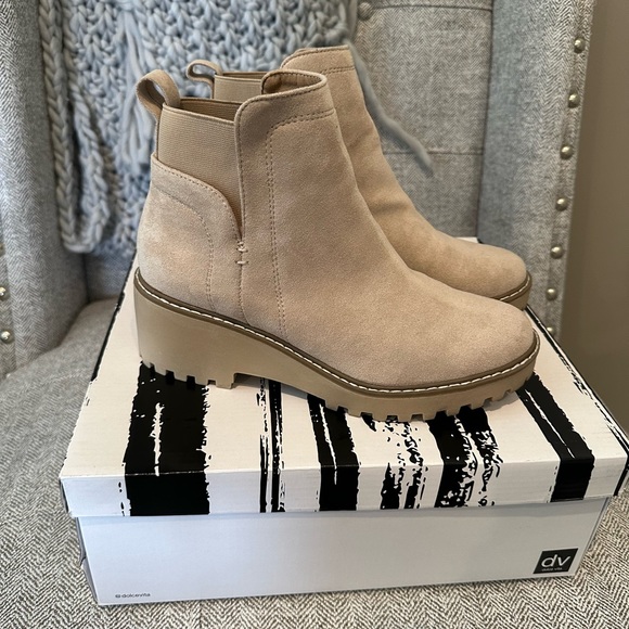 Dolce Vita Ankle Boot - Picture 1 of 3